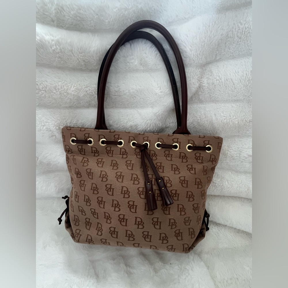 Vintage Dooney and Bourke bag!